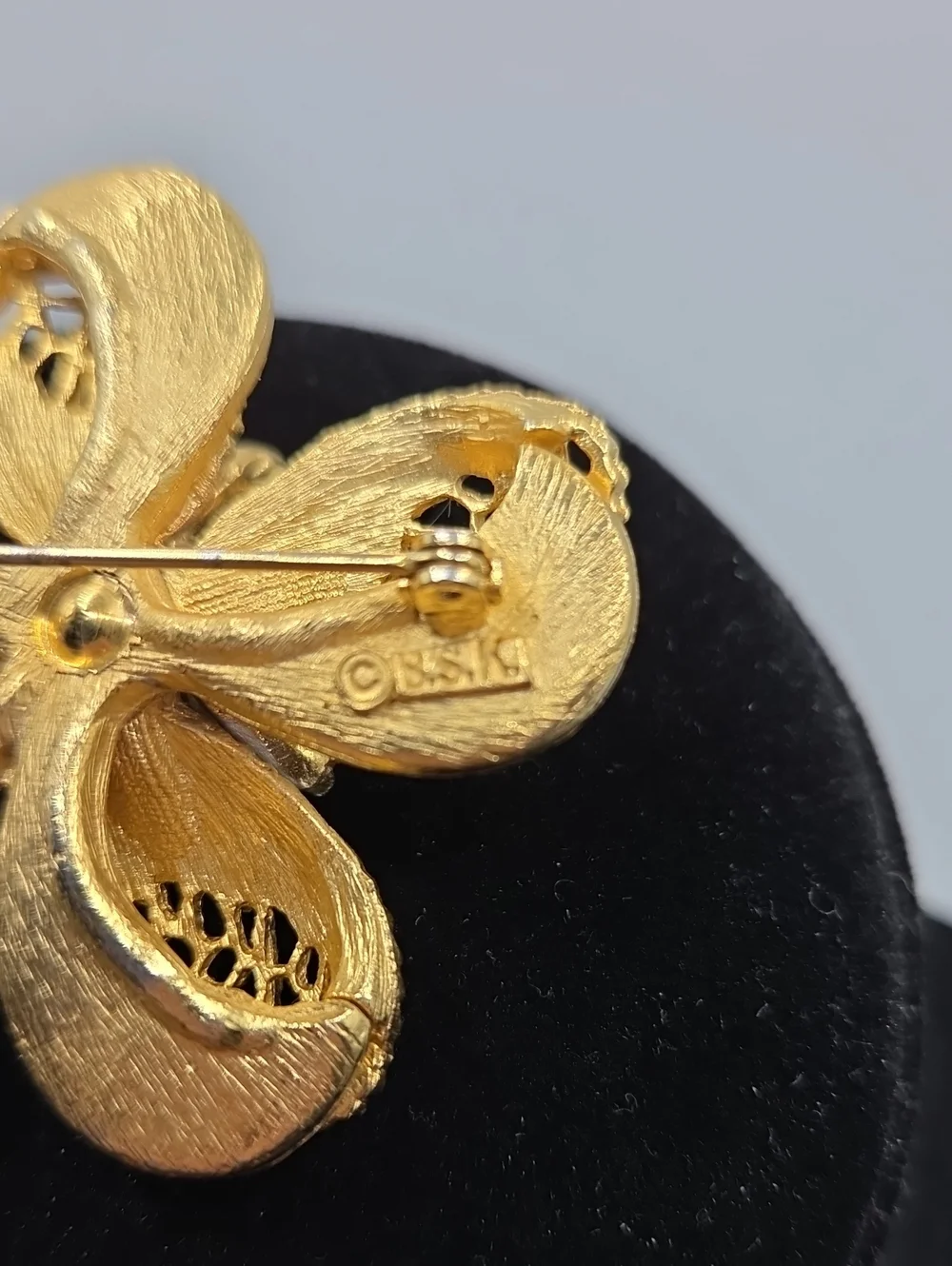 BSK Gold-Tone Four Leaf Clover Pearl & Crystal Brooch - Women Jewelry